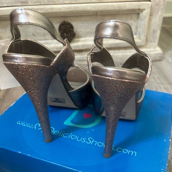 Sparkling High Heels - Picture 5 of 7